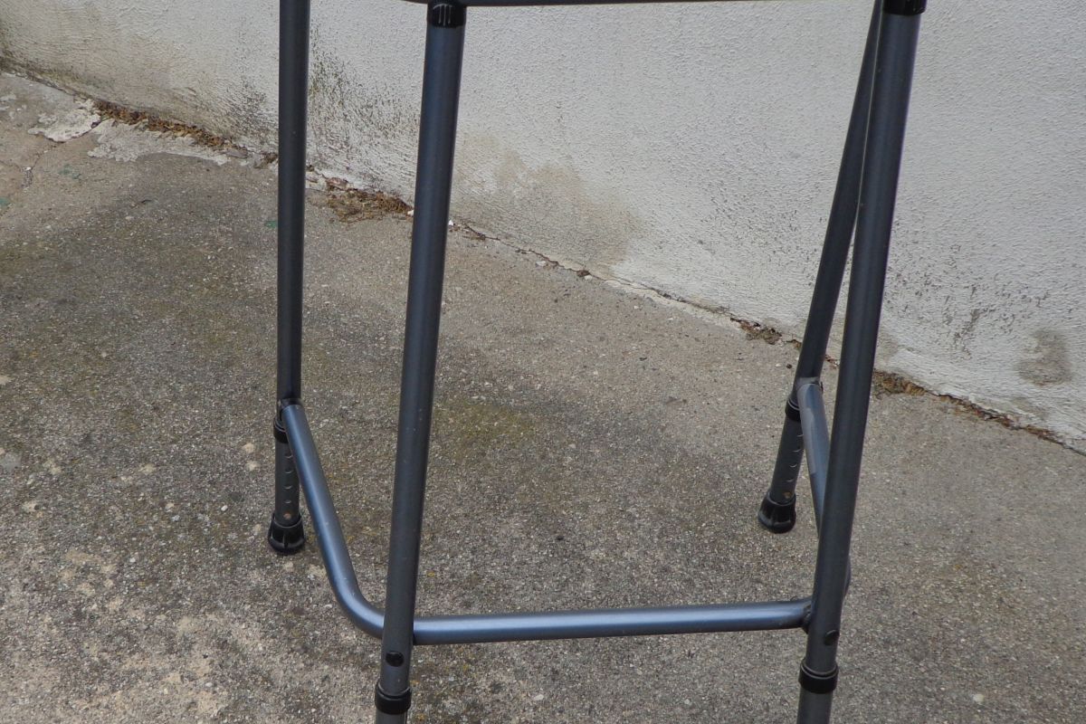 Chaise  médicale  urinal