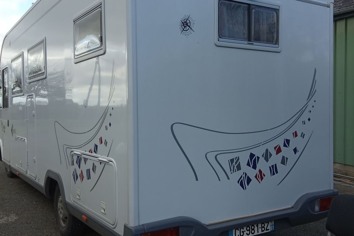 Photo 2 vends camping car
