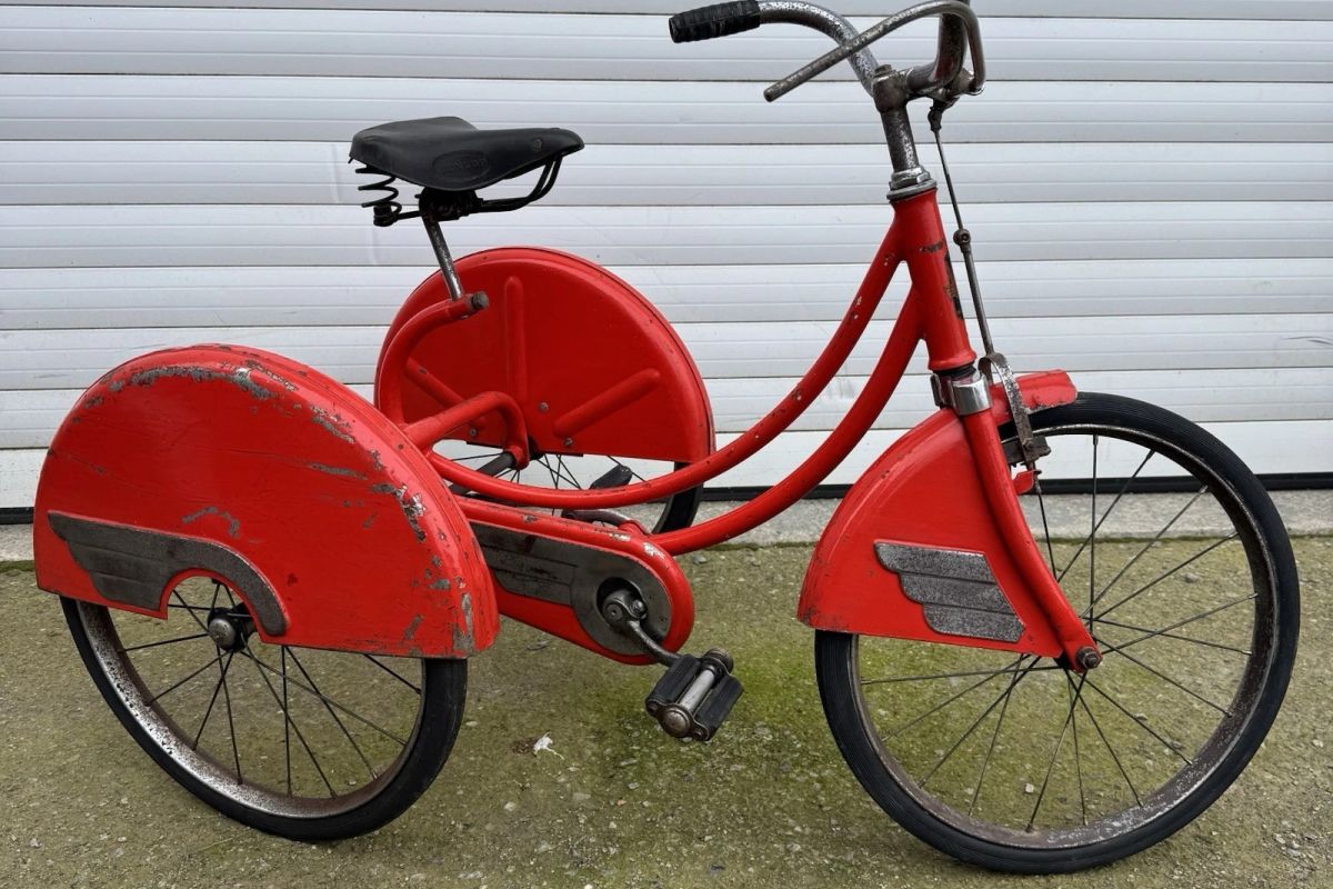Photo 3 Rare tricycle Wavex Wizard rouge pour enfant, selle Dunlop d’origine, pièce de collection vintage