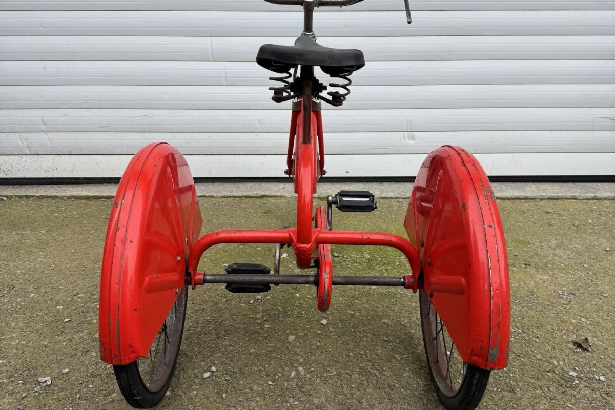 Photo 2 Rare tricycle Wavex Wizard rouge pour enfant, selle Dunlop d’origine, pièce de collection vintage