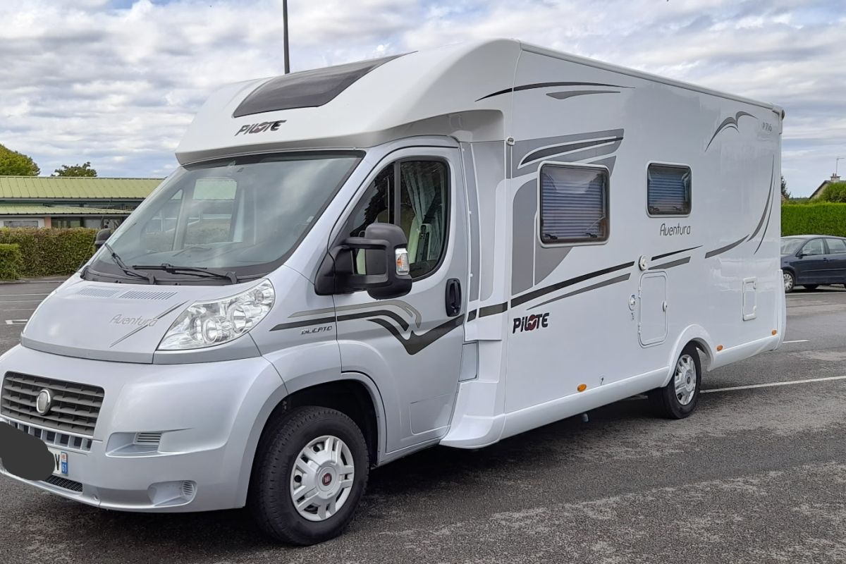 Camping-car pilote 