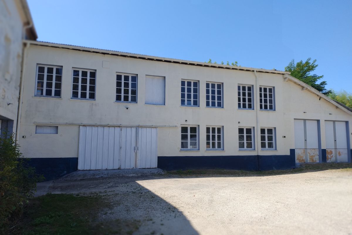 GARAGE / GARDE MEUBLE