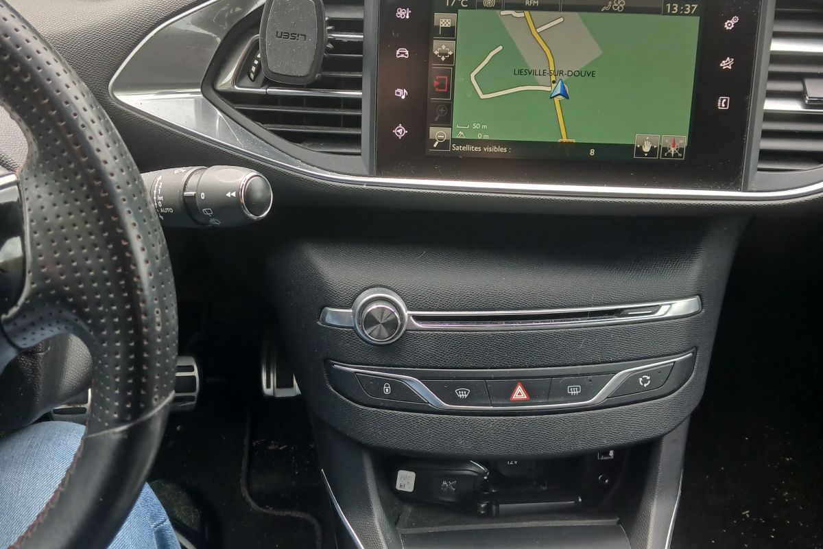 Photo 3 Peugeot 308 GT LINE