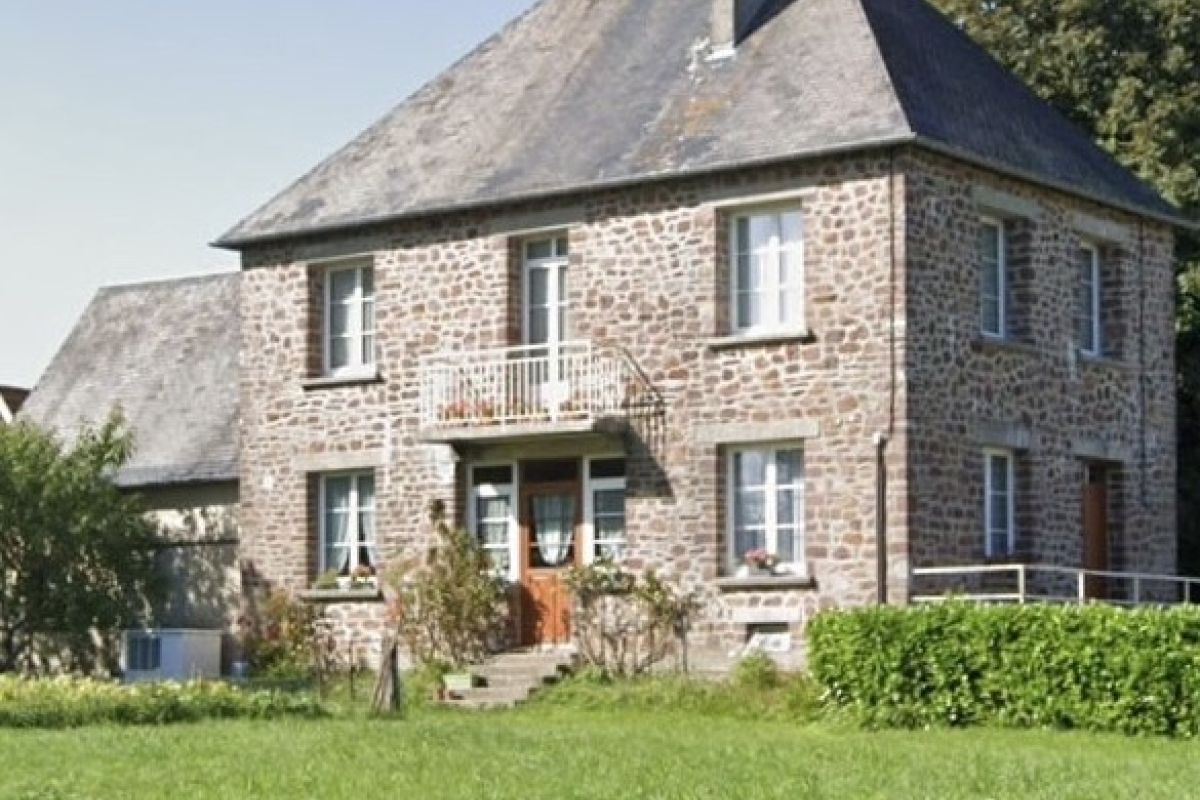 Photo 2 maison + dépendance + champ