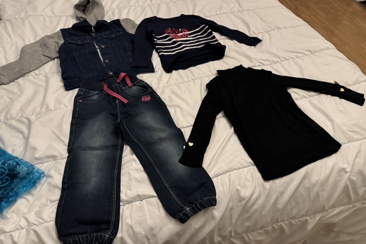 Ensemble vêtement fille taille 3 ans 