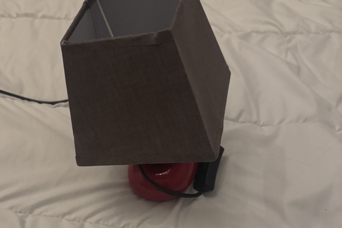 Lampe galet rouge noir brune