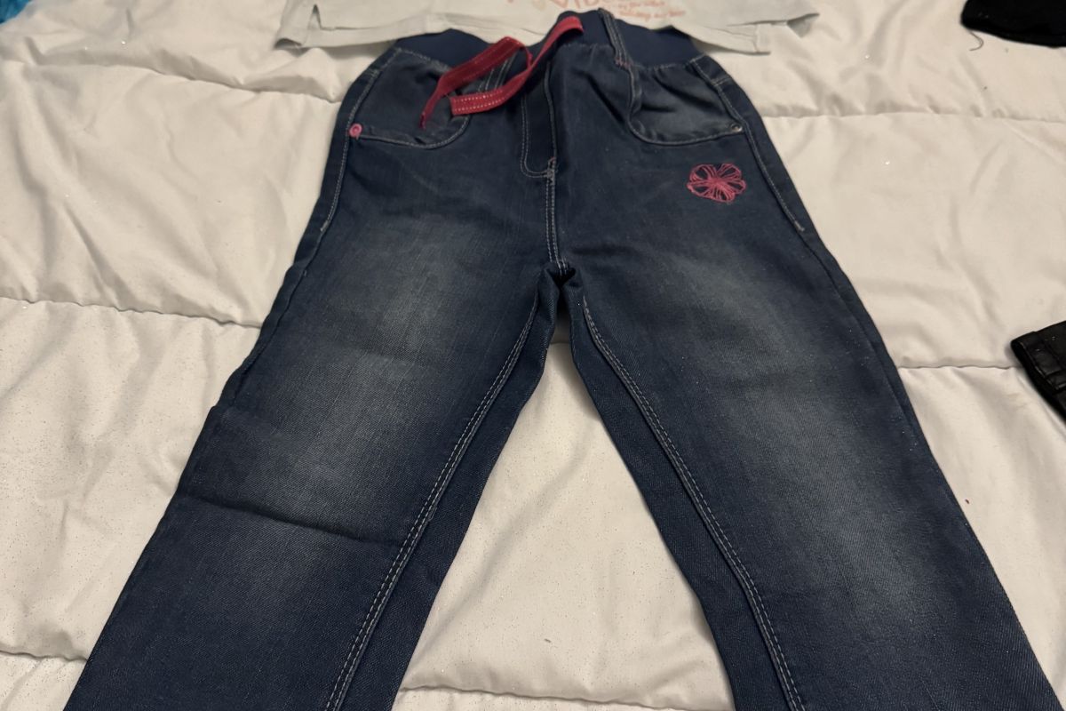 Photo 2 Ensemble vêtements fille taille 3 ans