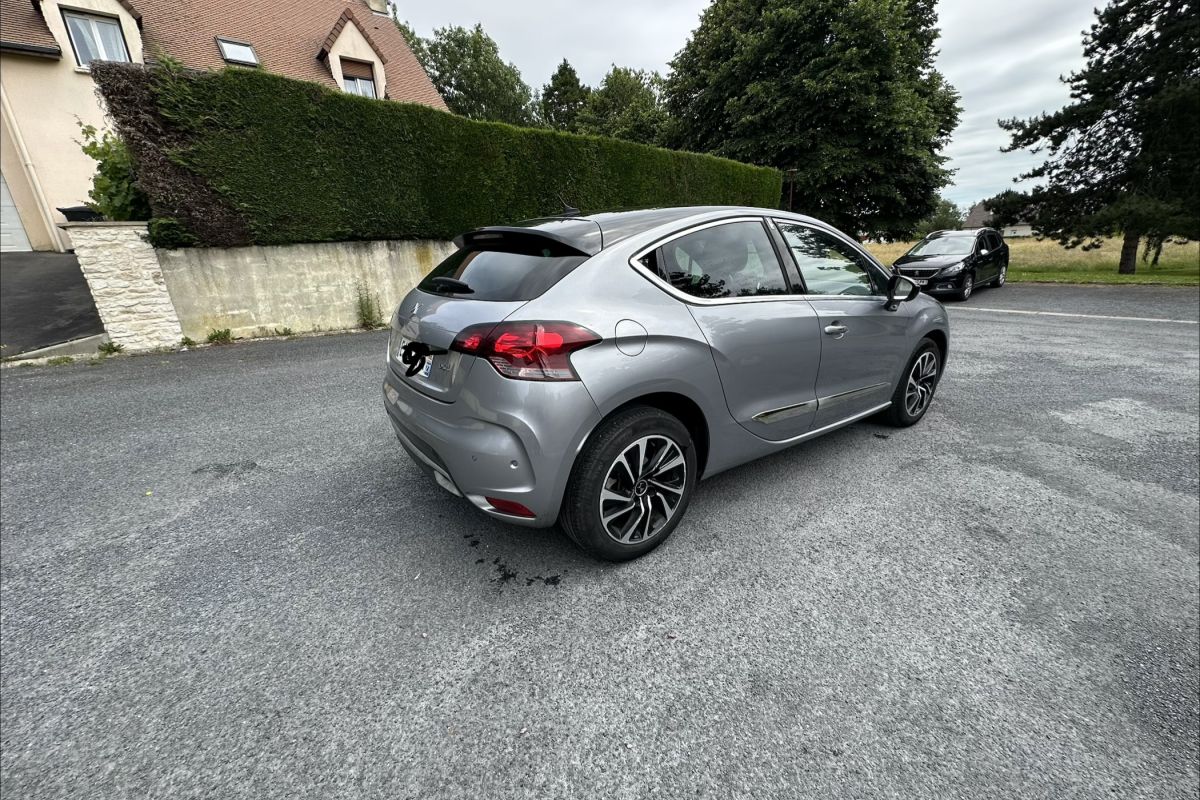 Photo 2 DS4 essence 130 cv 2017