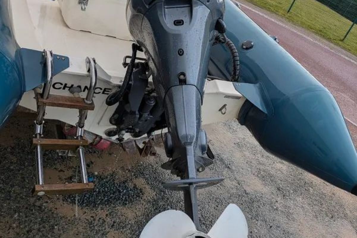Photo 3 Vends Bombard Ribster 5m50 et Yam F70