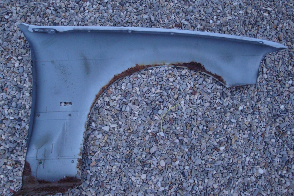 Photo 3 Aile av G avant gauche bmw serie 3 génération E36 de 1990 à 2000 bmw numéro oem part reference number 41358223921 41358215271 enlevé d'une compact L left wing PAS d'envoi gratuit