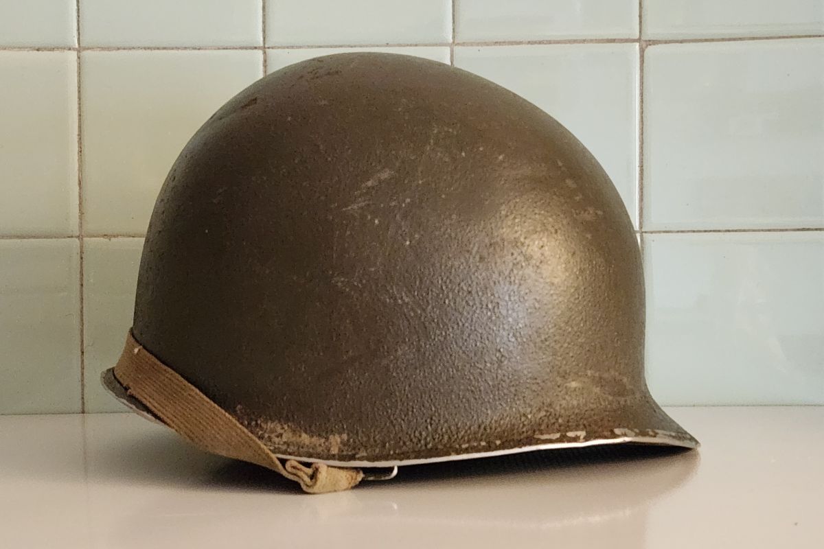 Achète objets militaires 39-45, 14-18 et plus anciens