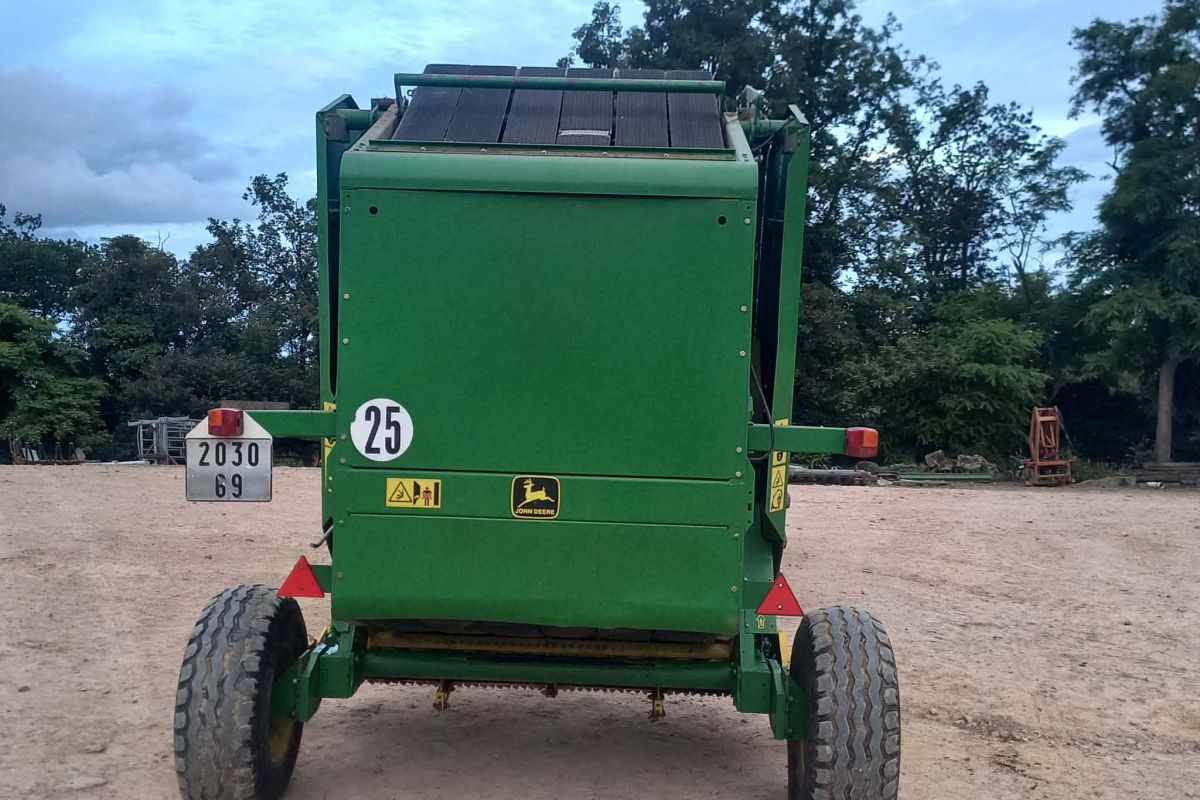 Photo 3 Presse John Deere 580