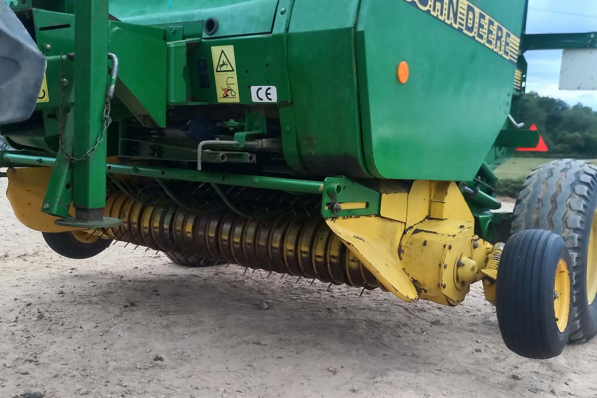 Photo 2 Presse John Deere 580