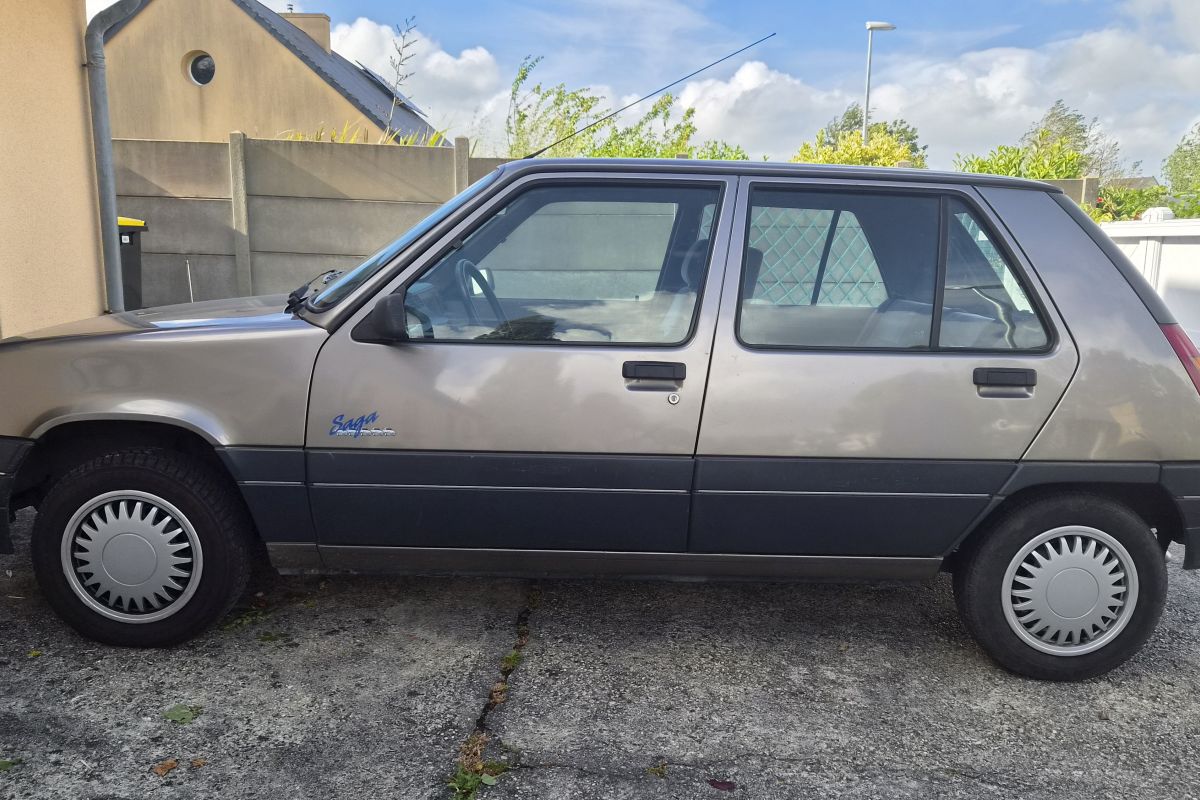 Renault 5 GTR