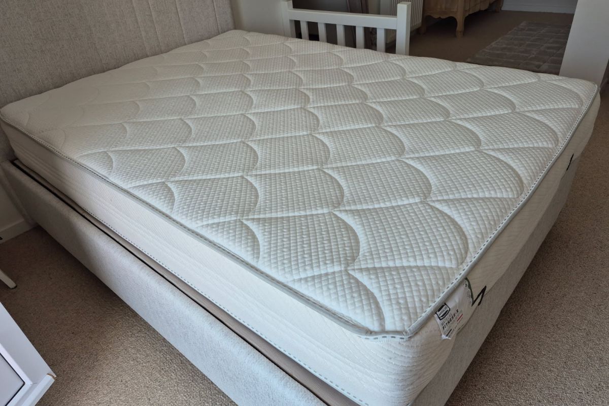 Matelas Simmons 140 x 190 neuf