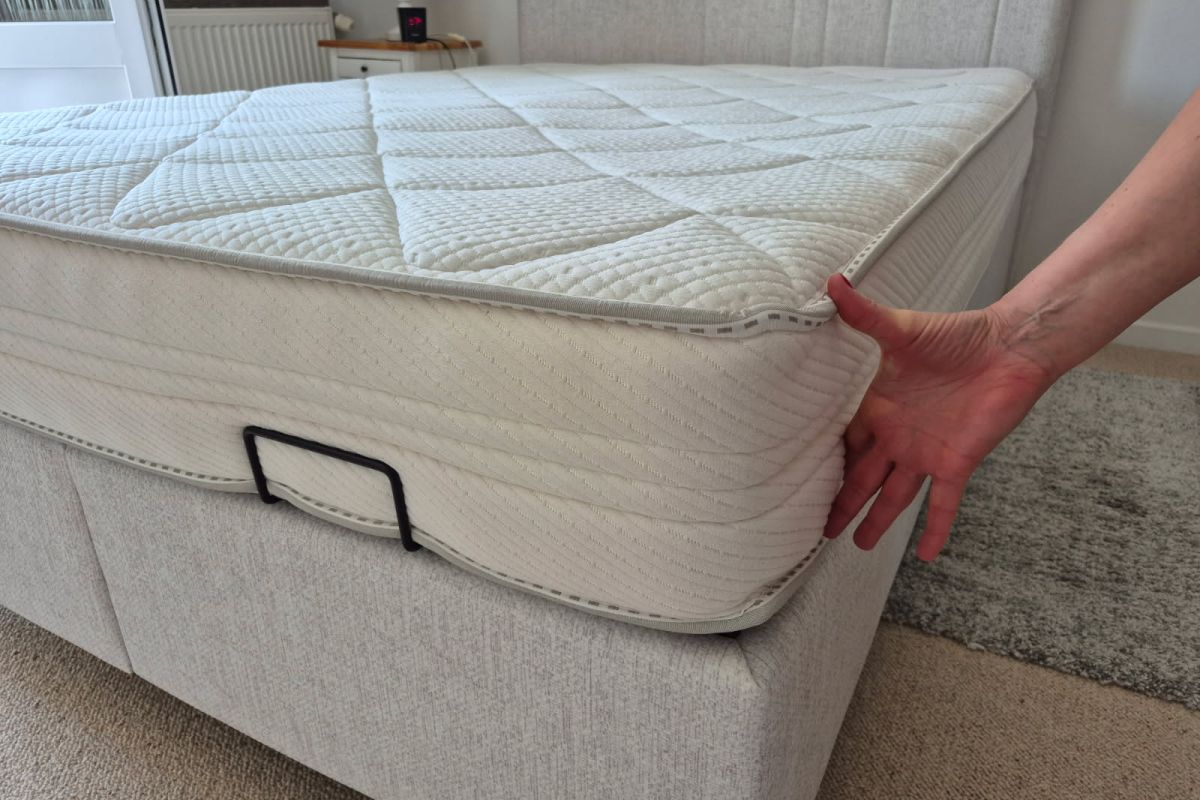 Photo 2 Matelas Simmons 140 x 190 neuf