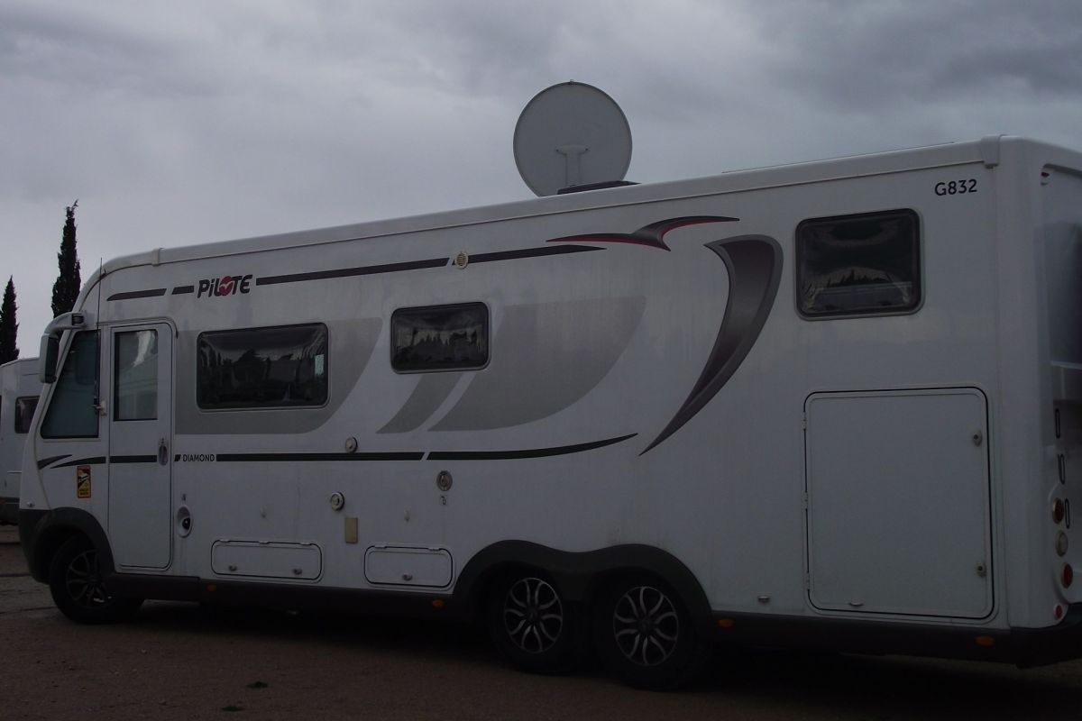Photo 2 Camping car Pilote DIAMONT G832 