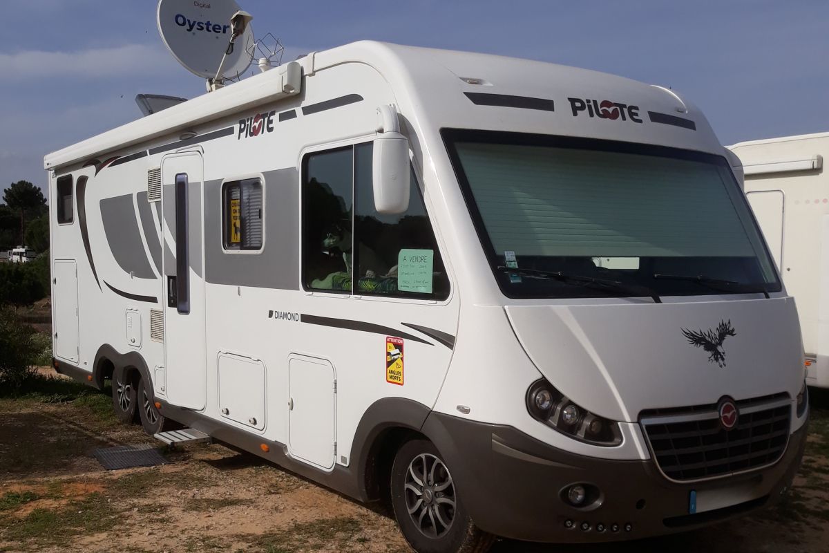 Camping car Pilote DIAMONT G832 