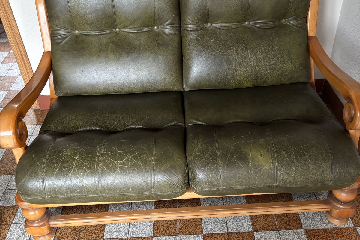 CANAPE CUIR
