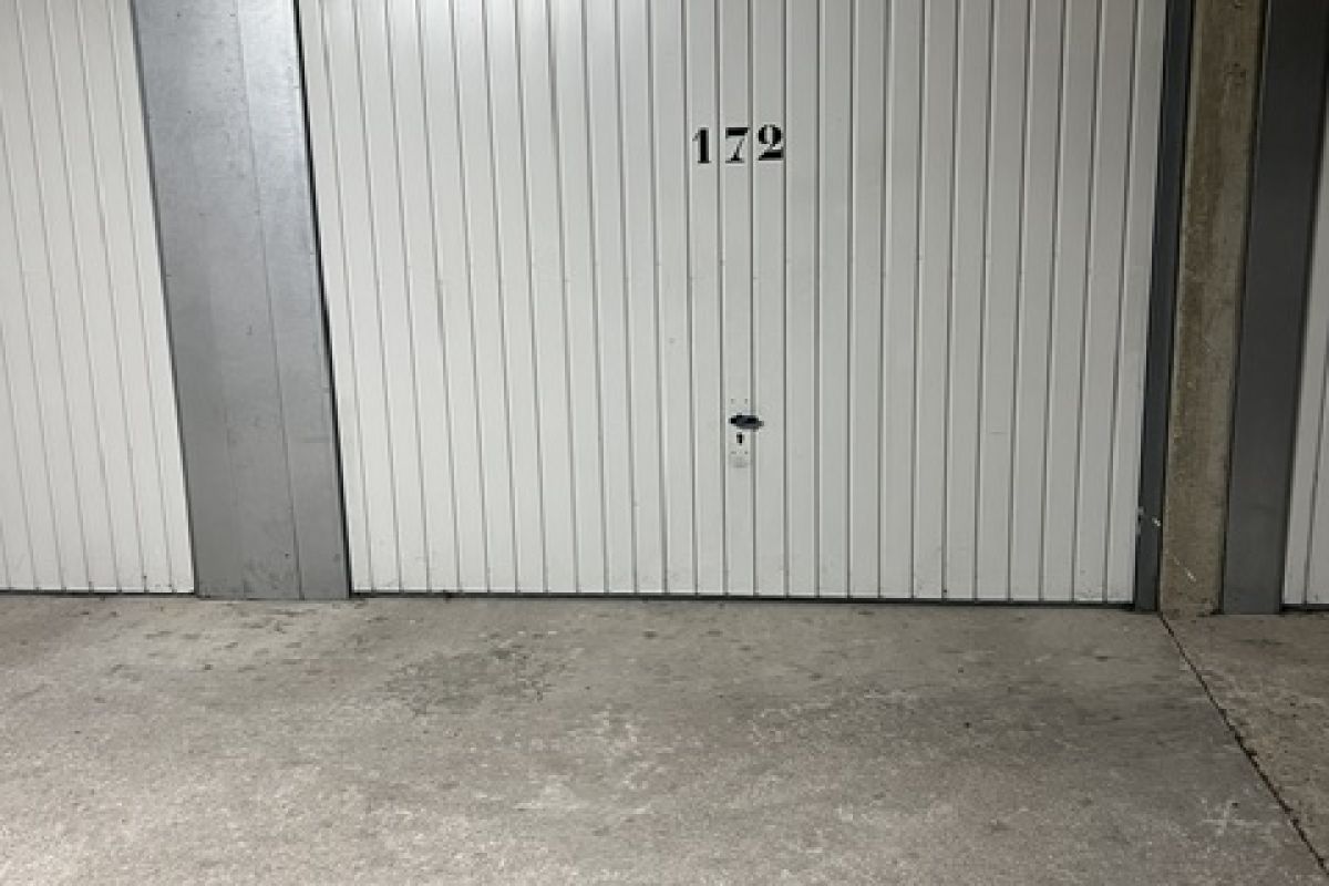 BOX fermé ROISSY EN FRANCE