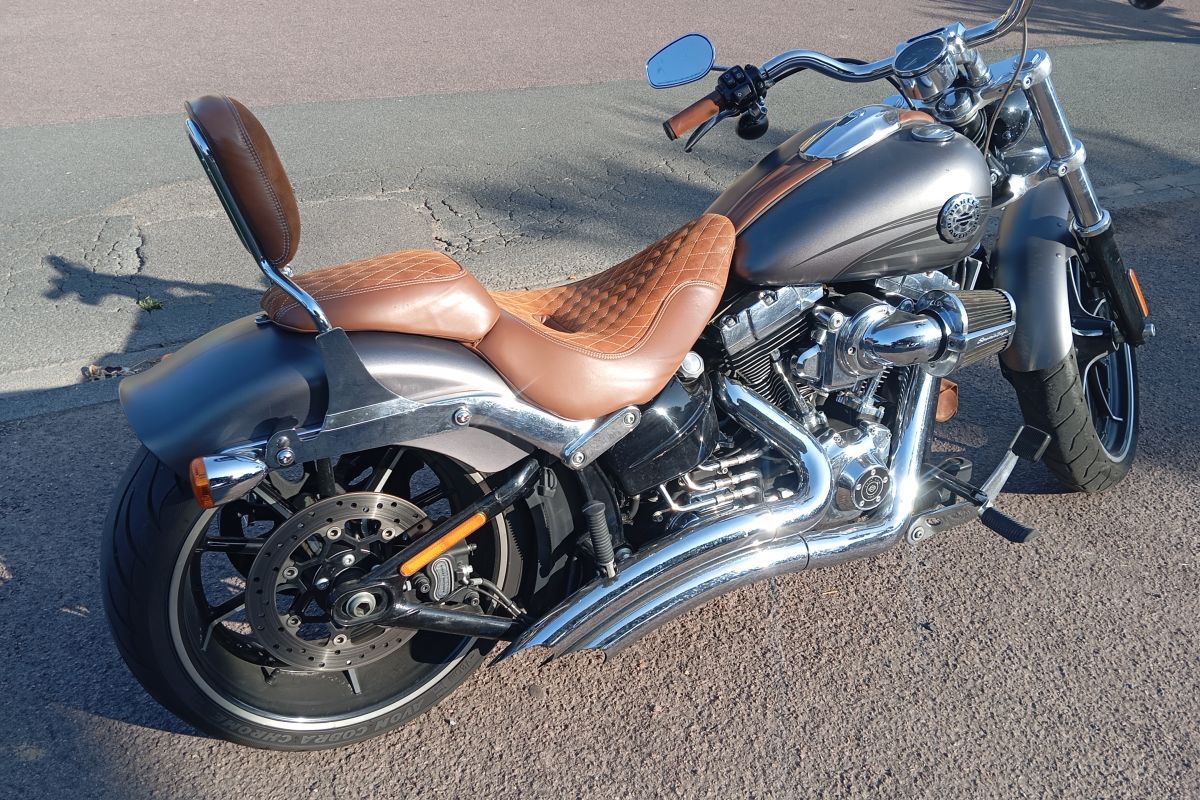 Photo 2 HARLEY DAVIDSON BREAKOUT STAGE 3