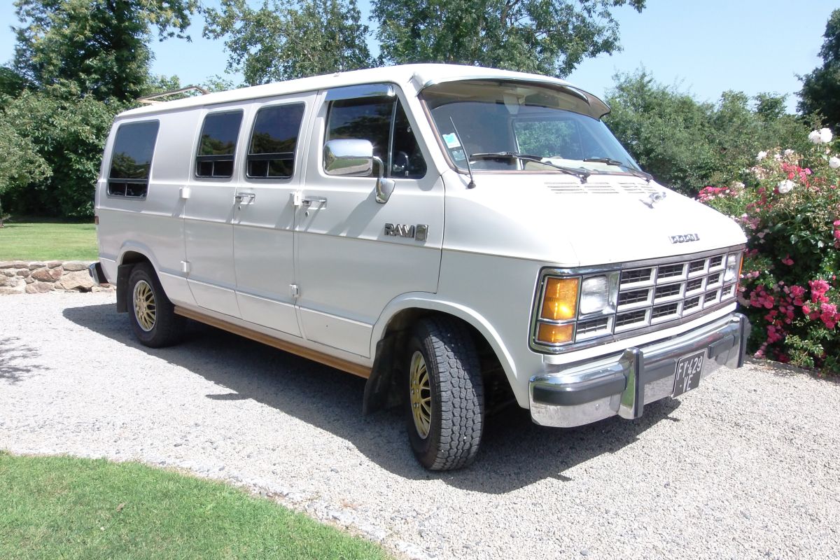 Photo 2 dodge Ram van B250 5.2 V8