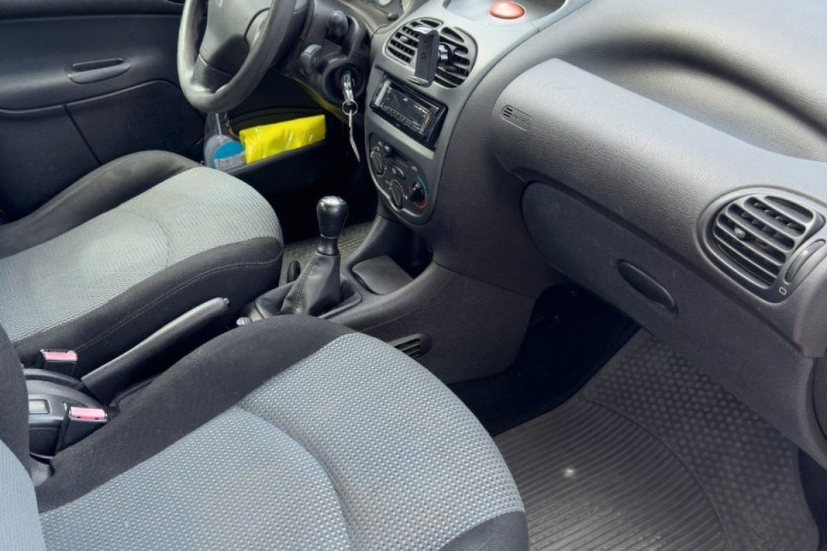 Photo 3 Je vends ma Peugeot 206 