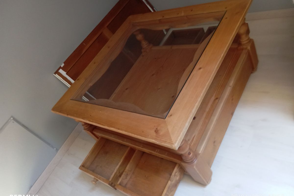 Table basse en pin naturel