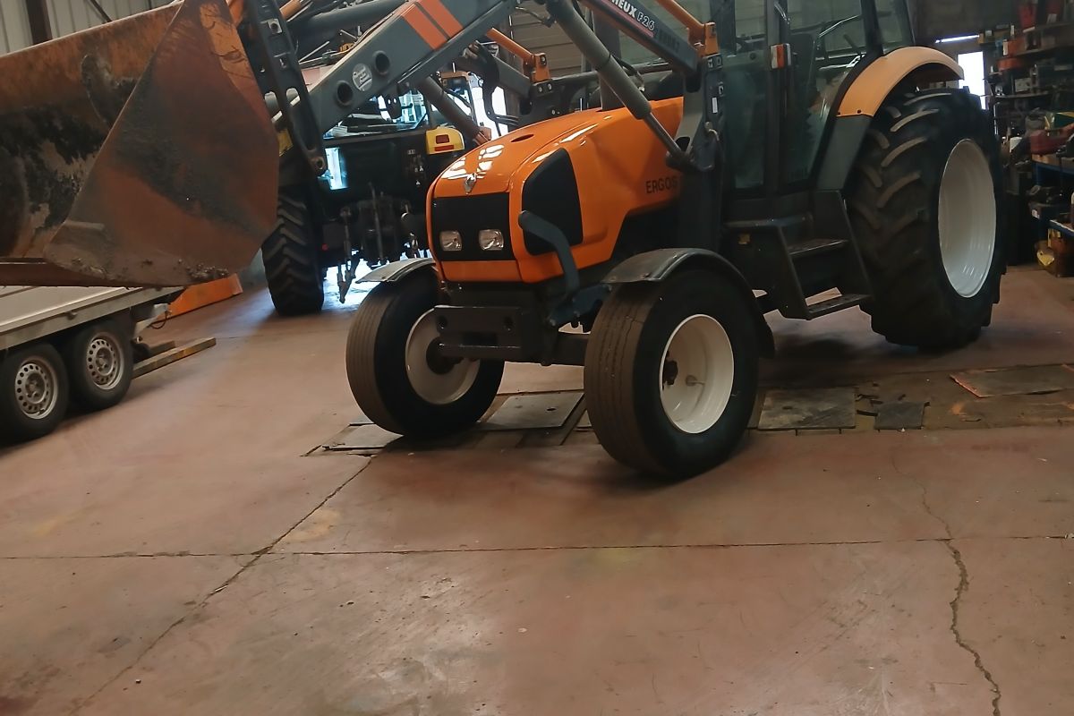 Tracteur renault 