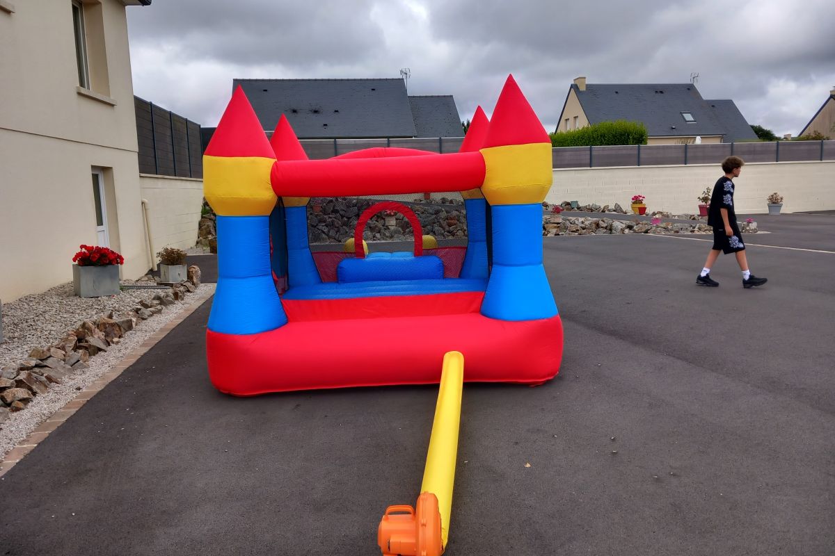 Photo 2 structure gonflable état neuf