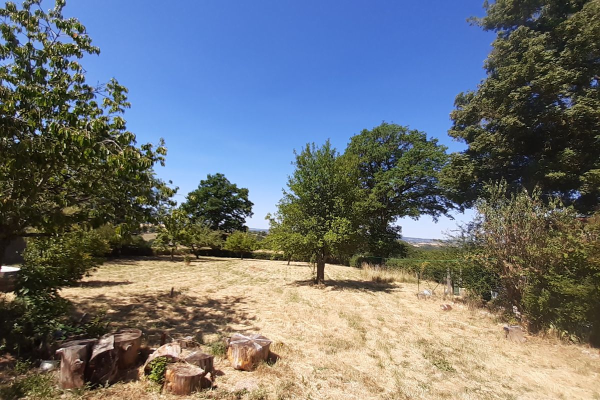 Photo 3 Charmante maison en pierre de 152m2 avec terrain attenant
