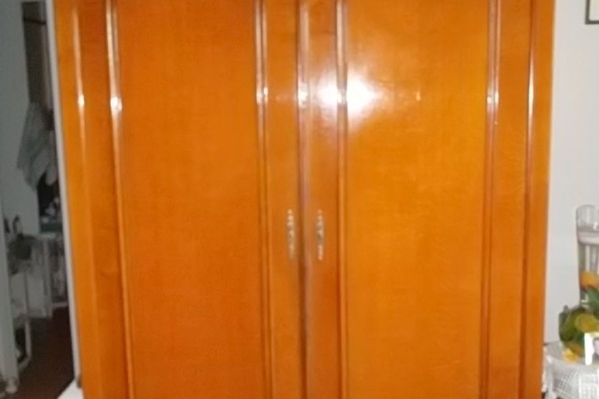 Armoire normande de fabrication artisanale