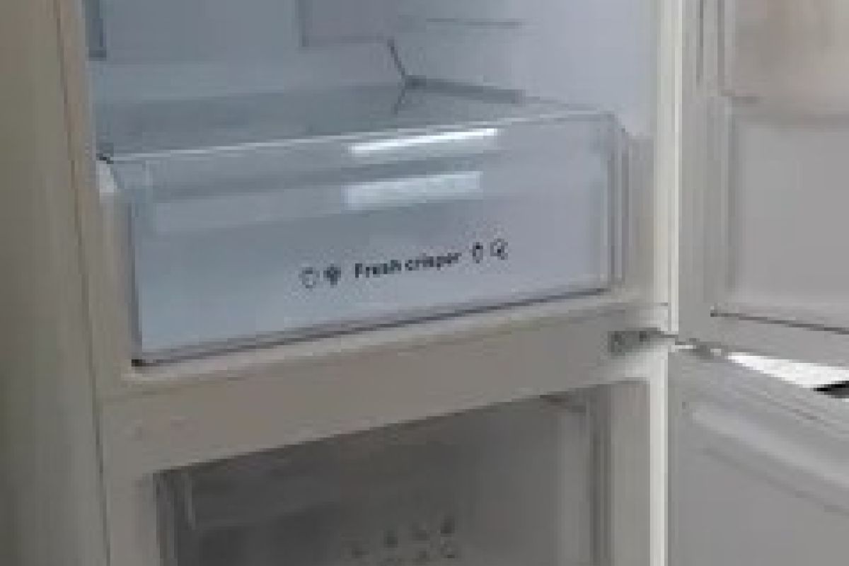 Photo 2 Combiné frigo - congélateur