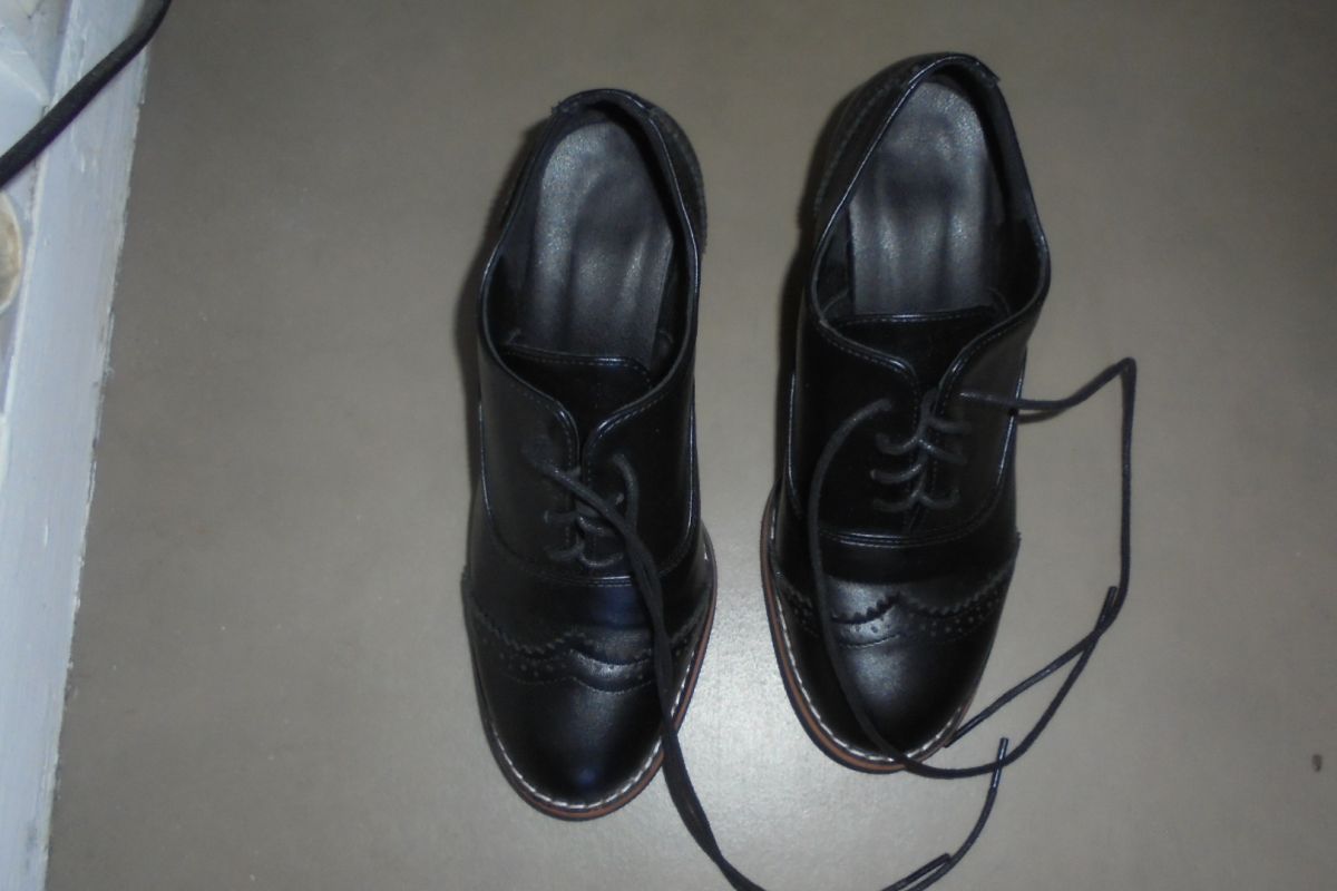 Chaussures femme, noires, talons haut de 7,5 cm