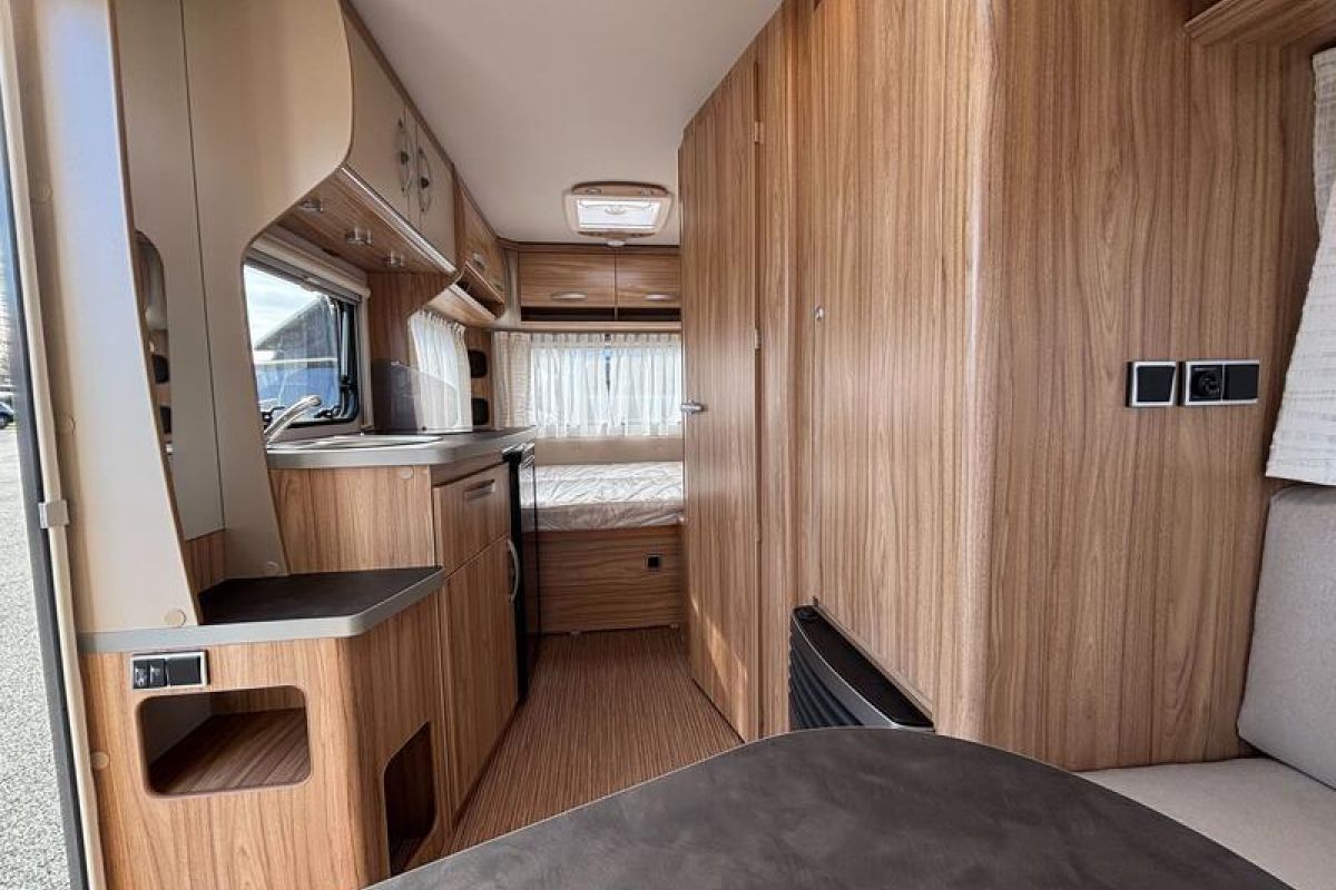 Photo 3 Caravane Eriba Nova Light 425