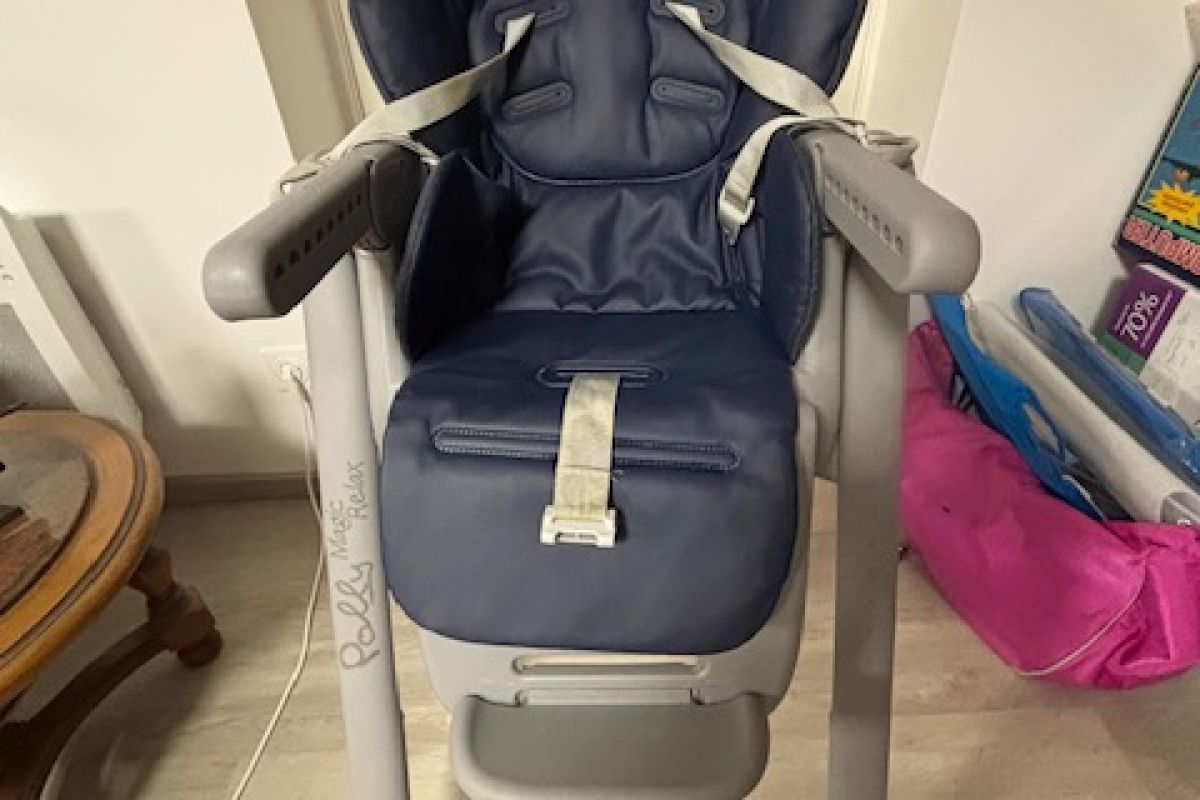 Photo 2 chaise haute bébé 1 er main marque chico acheté chez orchestra peu sevi (nous grands parents)acheté 160€ vend 60€ sur place pas de livraison paiement espece
