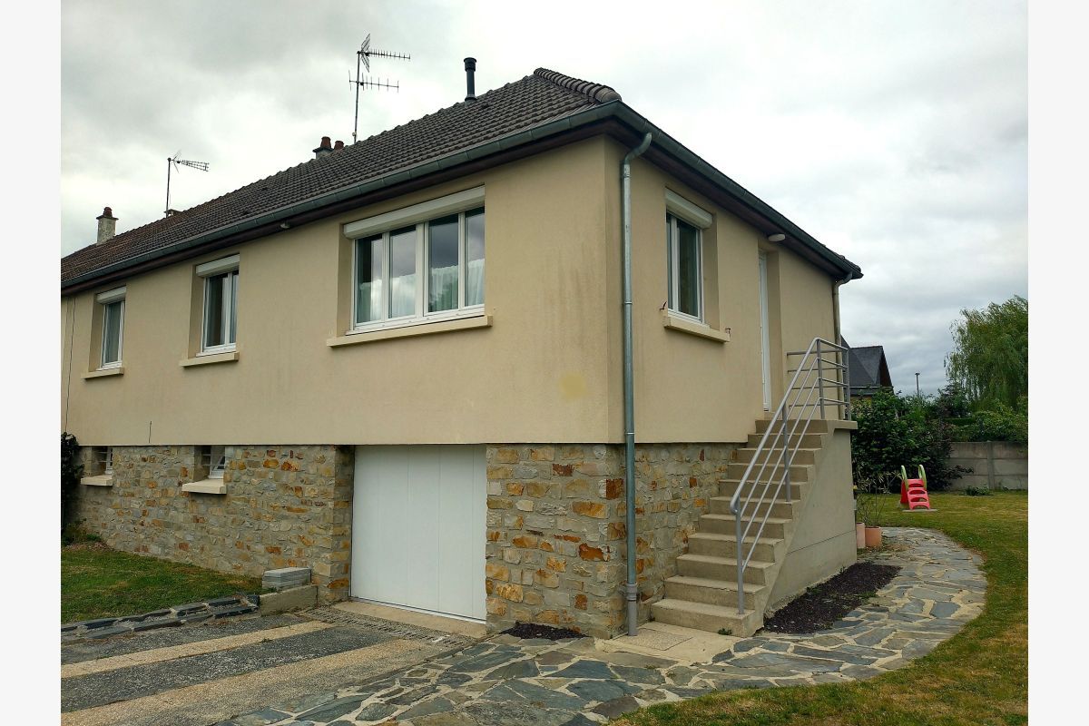 Agence B'Cimmo, Saint-Lô. Tél. 02.14.165.135