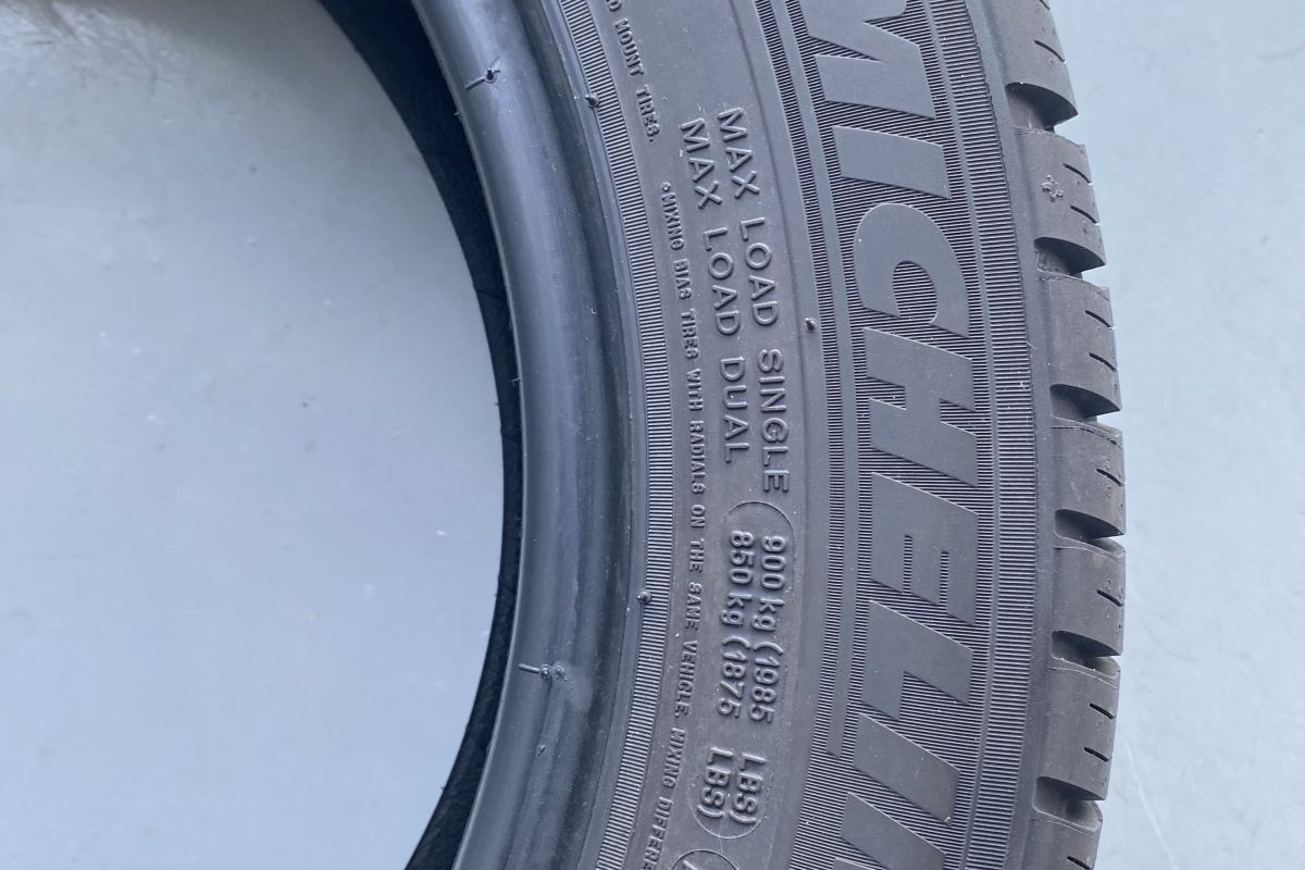 Photo 3 4 pneus été Michelin Agilis 215/60R 17C