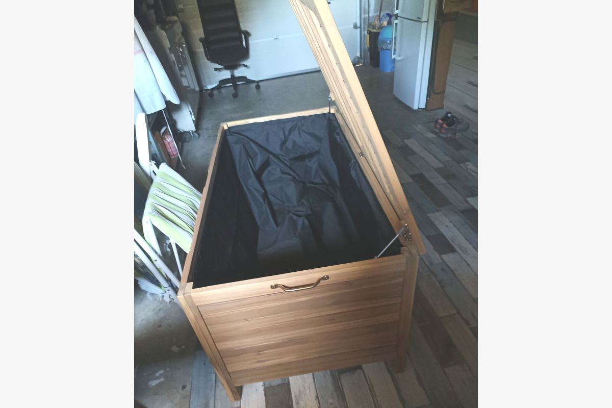 Coffre en bois