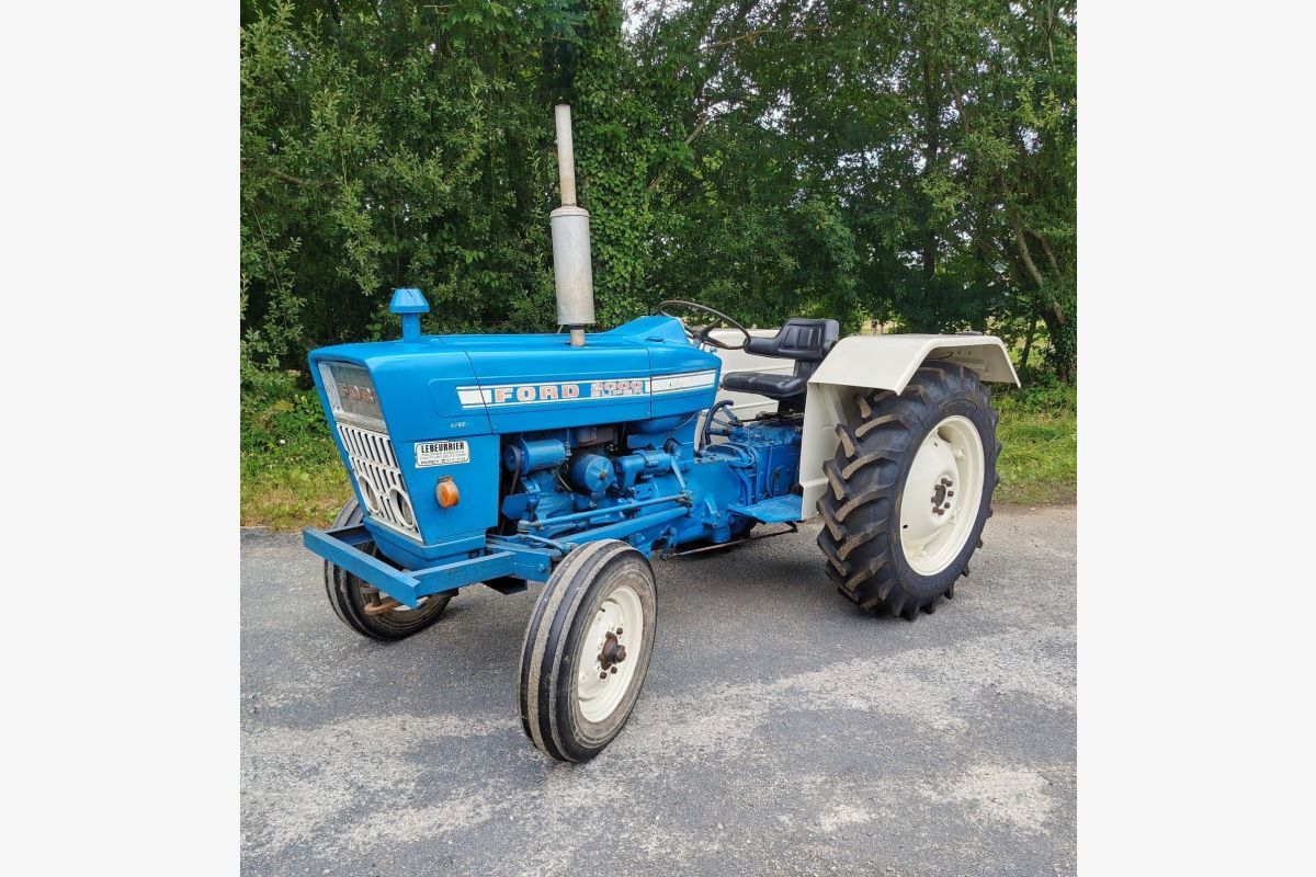 Tracteur Ford 2000 Super
