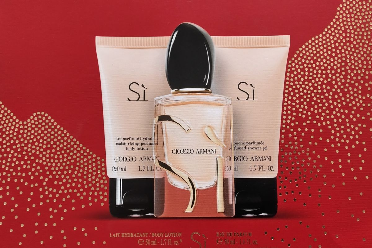 Photo 2 Coffret Cadeau Giorgio Armani SI Eau de Parfum Femme 50 ml