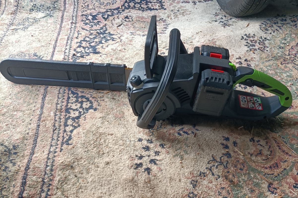 Tronçonneuse électrique 
