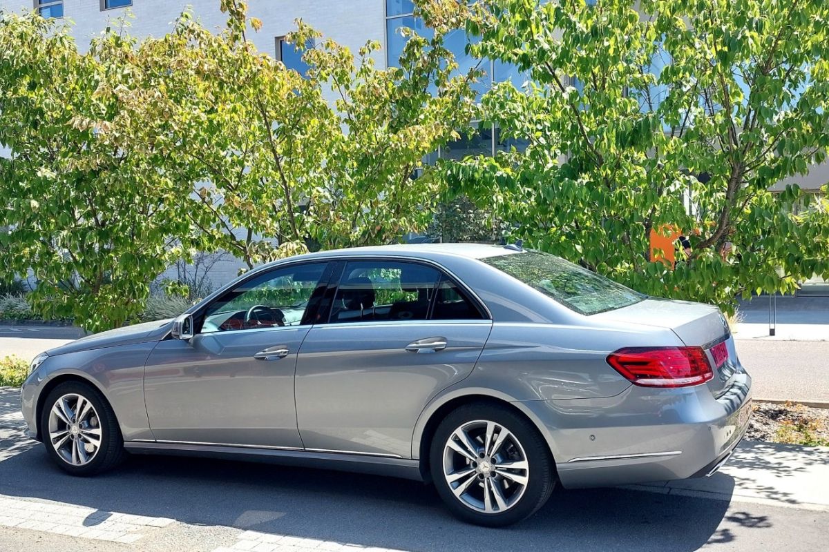 Photo 3 Superbe Mercedes classe E 400 Exécutive 3.0 l V6 bi-turbo 333 cv, carnet Mercedes Complet / un seul propriétaire de 2014 à Juin 2026
