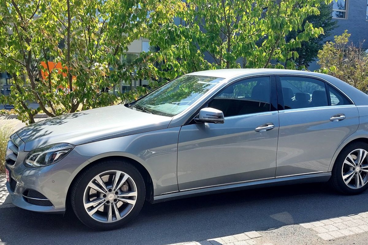Superbe Mercedes classe E 400 Exécutive 3.0 l V6 bi-turbo 333 cv, carnet Mercedes Complet / un seul propriétaire de 2014 à Juin 2026