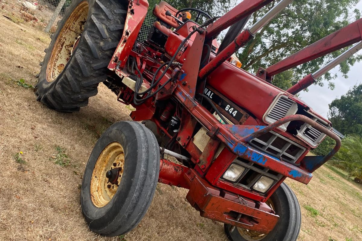 Tracteur IH 644 international