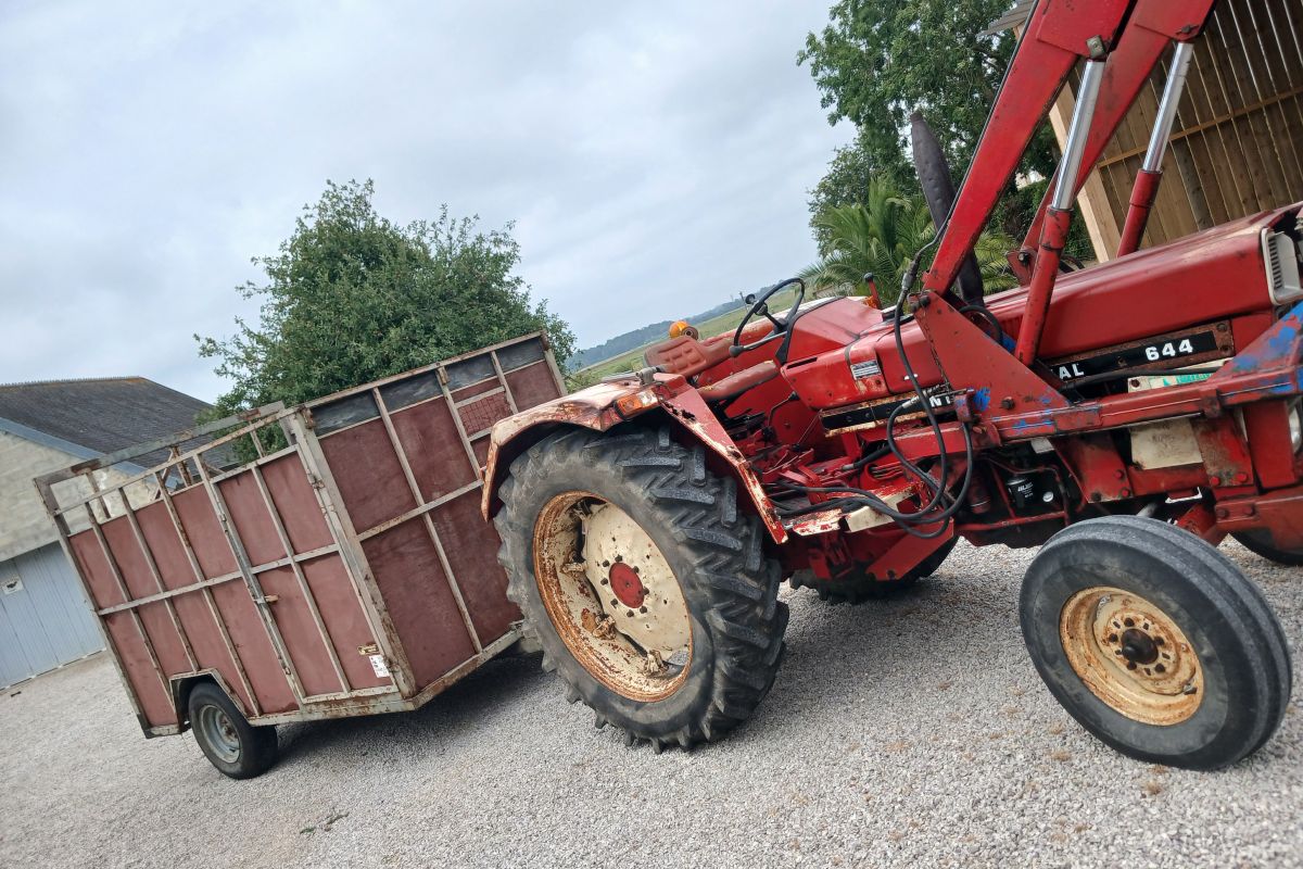 Photo 2 Tracteur IH 644 international