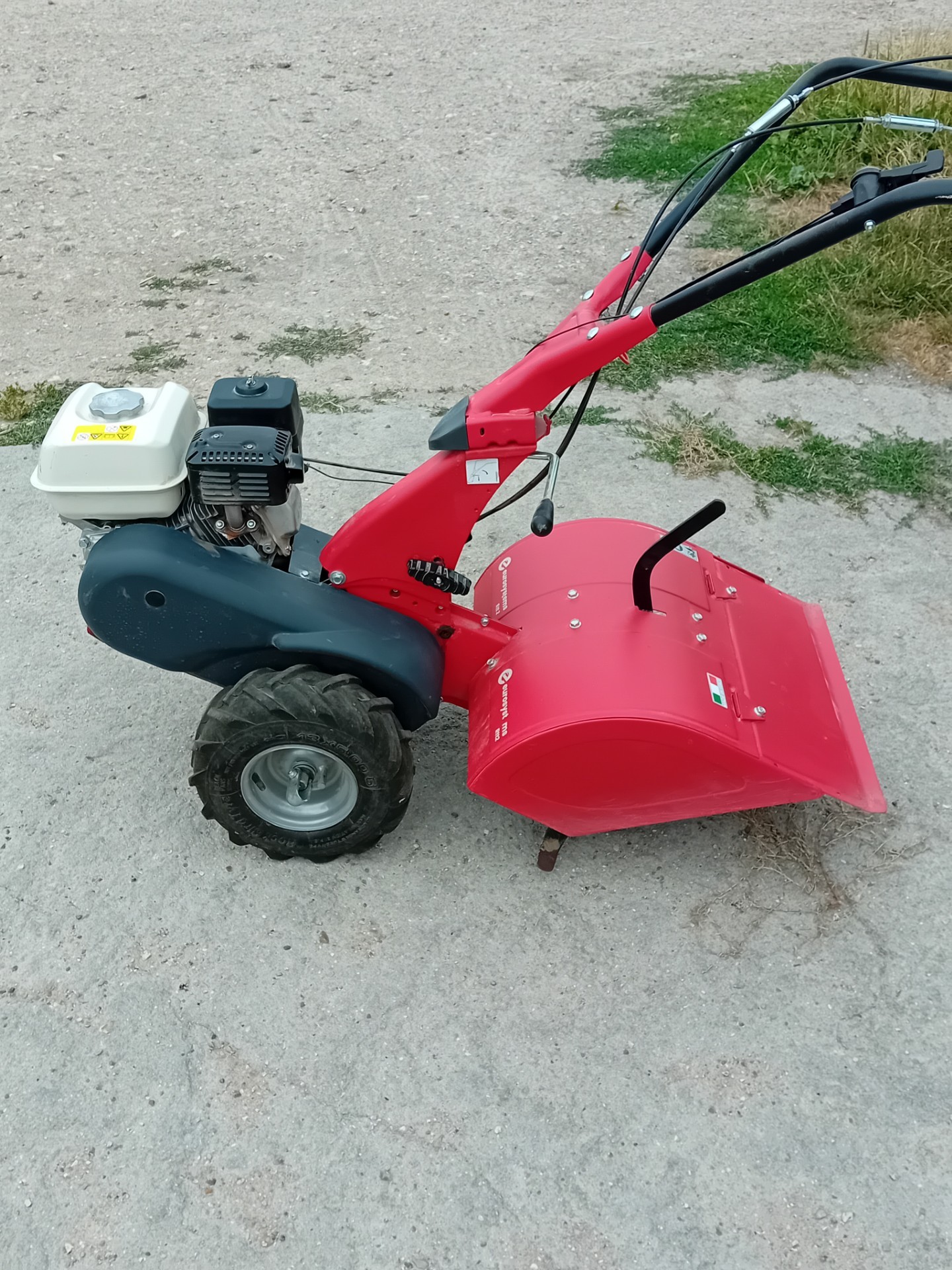 Motoculteur avec rotovateur