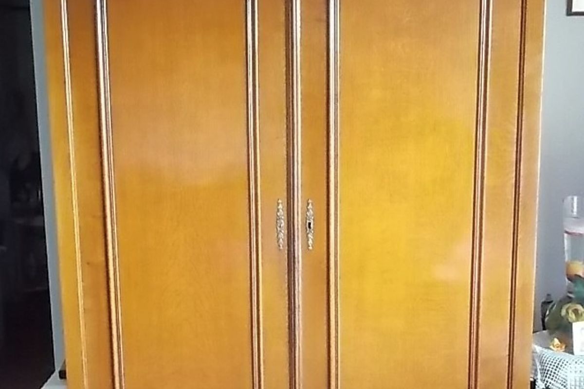 Photo 2  Grande armoire de rangement