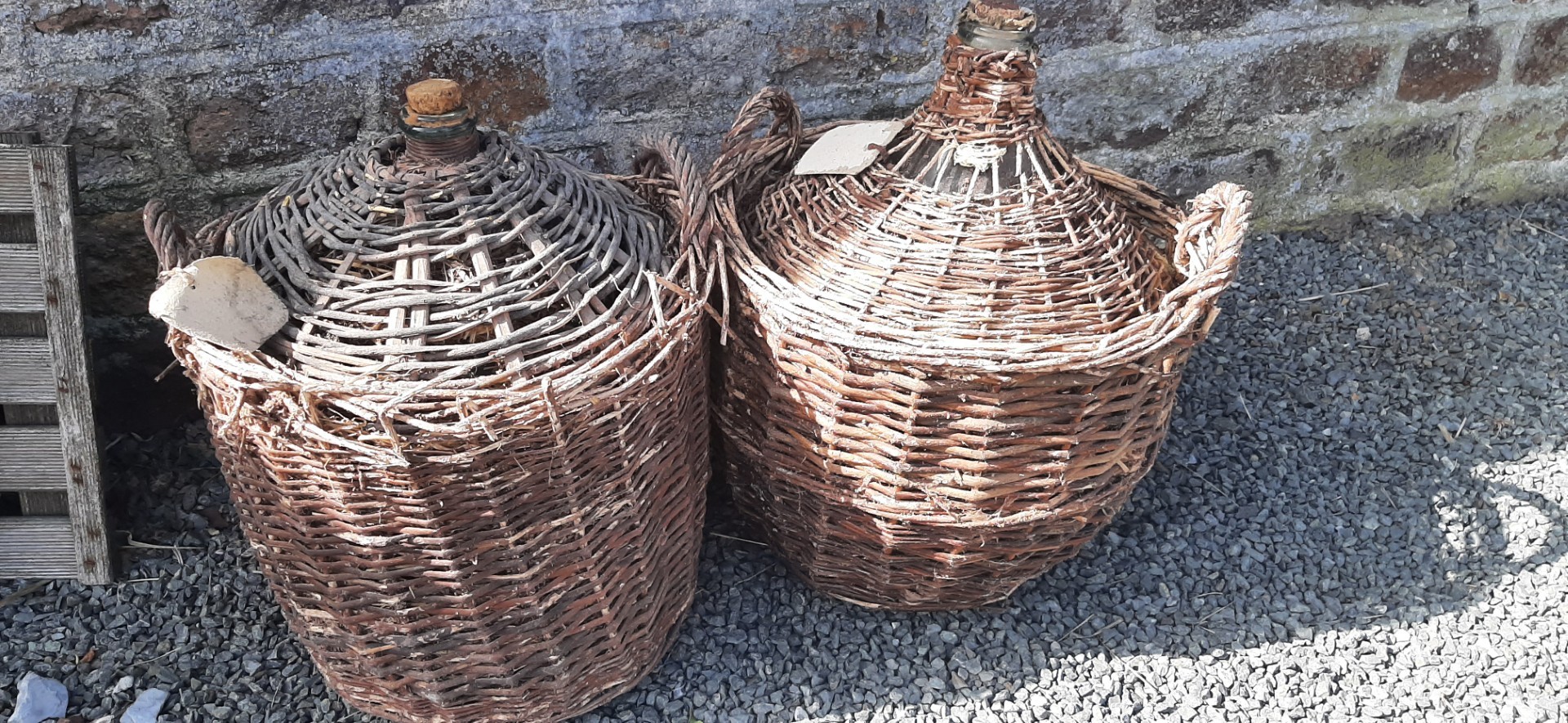 2 bonbonnes anciennes 