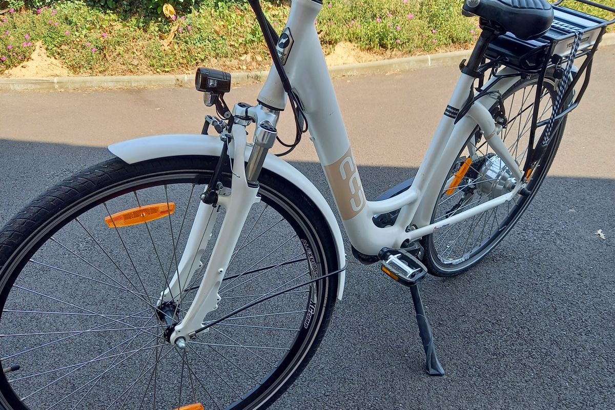 A v. vélo électrique